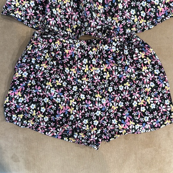 Toddler Girl 2 Piece Floral Set (3T) - Picture 3 of 3